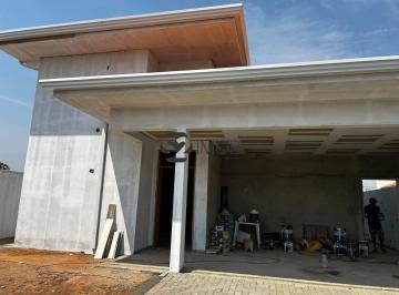 Casa · 167m² · 3 Quartos · 4 Vagas · Casa de Condomínio para venda em Centro de 167.00m² com 3 Quartos, 3 Suites e 4 Garagens