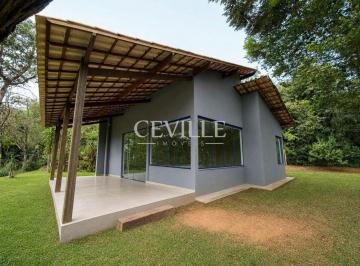Casa · 150m² · 3 Quartos · 4 Vagas · Casa com Spa e vista para montanhas