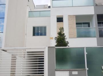 Casa de 3 quartos, Balneário Camboriú · Locação Anual Casa Triplex na Praia dos Amores