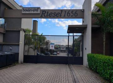 Casa · 111m² · 3 Quartos · 2 Vagas · Sobrado à venda no Residencial Boulevard Riesel com suíte e closet em CURITIBA - PR