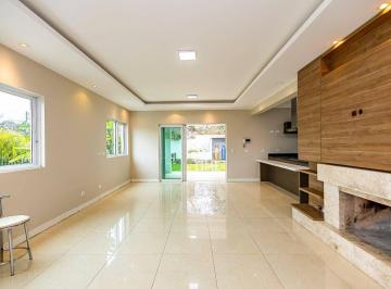 124de30aba14b8aa0a64539a472533a06ee6e783 · Bom Retiro – Casa com jardim, 3 suítes e 4 vagas para viver com conforto e segurança