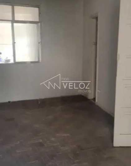 Foto do imóvel - Excelente Apartamento disponível para você! Com padrão simples e posição frente, esta.