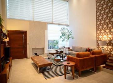 Localizada na vibrante cidade de São Paulo, esta encantadora casa na Vila Moraes · Casa à Venda - Vila das Mercês, 3 Quartos, 255 m2
