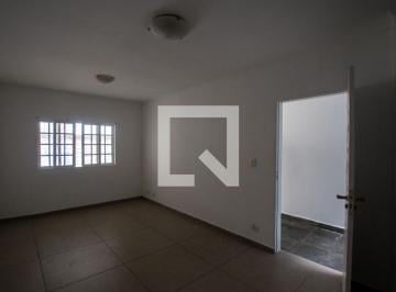 Localizada em São Paulo, no charmoso bairro Jardim Rizzo, esta casa é uma excele · Casa à Venda - Butantã, 3 Quartos, 180 m2