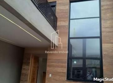 Casa · 250m² · 4 Quartos · 4 Vagas · Casa à venda em Interlagos, São Paulo-SP! 4 quartos, 2 suítes, 5 banheiros, 4 vagas de garagem, 270,