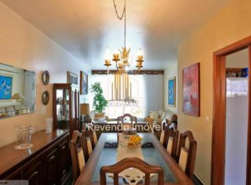 Casa · 180m² · 3 Quartos · 2 Vagas · Campo Belo - Casa Térrea com 180m² 3 dormitórios, 1 suíte, 3 banheiros e 2 vagas de garagem.