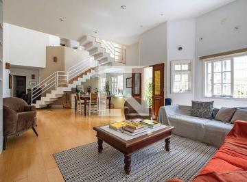 Localizada em São Paulo, no charmoso bairro do Sumaré, esta espaçosa casa oferec · Casa à Venda - Sumaré, 3 Quartos, 254 m2