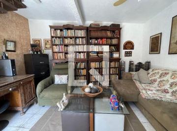 Casa espaçosa com 250m², 5 quartos, incluindo 3 suítes, 1 quarto de hóspedes e 1 · Casa à Venda - Butantã, 5 Quartos, 250 m2