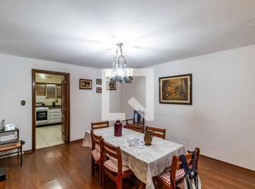Localizada no bairro de Vila Sonia, em São Paulo, esta casa oferece uma combinaç · Casa à Venda - Butantã, 4 Quartos, 320 m2