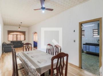 Localizada na vibrante cidade de São Paulo, esta casa na Vila Congonhas oferece  · Casa à Venda - Campo Belo, 2 Quartos, 300 m2
