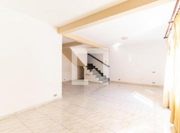 Esta espaçosa casa de 250 metros quadrados é ideal para quem busca conforto e pr · Casa à Venda - Interlagos, 5 Quartos, 250 m2
