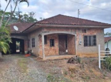 Foto 01 · Casa em Alvenaria com 3 Quartos e Quintal em Área Tranquila