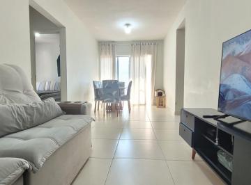 Sala · Apartamento amplo com 2 quartos, 2 vagas e localização privilegiada!