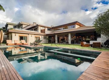 Casa · 1200m² · 5 Quartos · 6 Vagas · Casa em Condomínio - Tamboré - 5 Suítes - 850m².