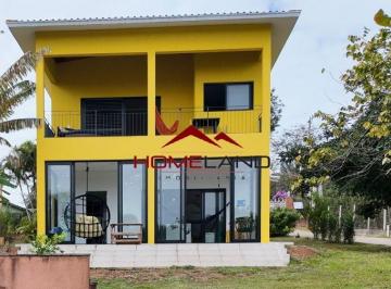 Casa de 3 quartos, São Roque · Casa recém construída com bela vista e ambientes integrados