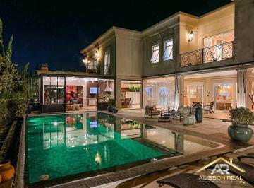 Casa · 1000m² · 5 Quartos · 10 Vagas · Mansão - 1860m² total| 5 Quartos| 4 Suítes| 10 Vagas| Piscina em Alphaville