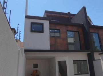 Casa · 160m² · 3 Quartos · 4 Vagas · Sobrado Triplex Novo Mundo entrada independente terraço com churrasqueira