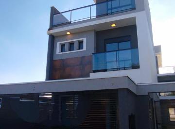 Casa · 133m² · 4 Quartos · 3 Vagas · Triplex com terraço frente para Rua Bairro Fanny a 700 metros Auto Shop linha ve