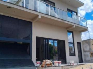 Comercial · 678m² · 4 Quartos · 6 Vagas · Casa para alugar em Londrina, Vila Ipiranga, com 4 quartos, com 678.87 m²