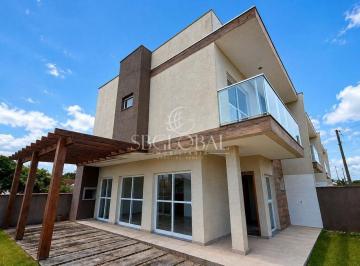 Casa · 102m² · 3 Quartos · 2 Vagas · Sobrado de Esquina com 03 Dormitórios e à 400 Metros da Praia no Balneário Cambiju em Itapoá Sc!