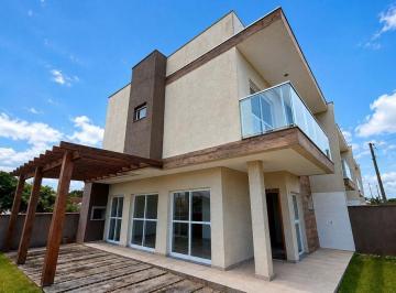 Casa · 102m² · 3 Quartos · 2 Vagas · Sobrado de Esquina com 03 Dormitórios e à 400 Metros da Praia no Balneário Cambiju em Itapoá Sc!