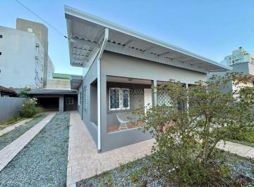 Casa · 230m² · 3 Quartos · 6 Vagas · Casa para Locação no Centro de Itajaí