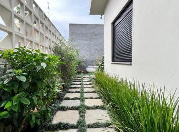 Photo 23 · Casa Moderna com Suíte, Hidromassagem, Jardim e 2 Vagas