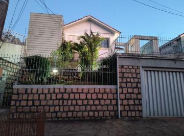 Casa · 136m² · 3 Quartos · 2 Vagas · Casa ampla reformada com 3dormitórios, piscina com 2 vagas.