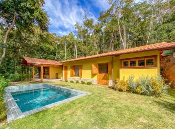 Casa · 240m² · 4 Quartos · 4 Vagas · Casa com 4 quartos em itaipava, Petrópolis