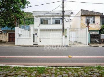 Casa · 500m² · 4 Vagas · Casa em São Francisco, Niterói/RJ de 500m² à venda por R$ 245.000,00