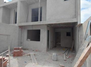 Casa · 125m² · 3 Quartos · 5 Vagas · Sobrado em Fazendinha, Curitiba/PR de 125m² 3 quartos à venda por R$ 750.000,00