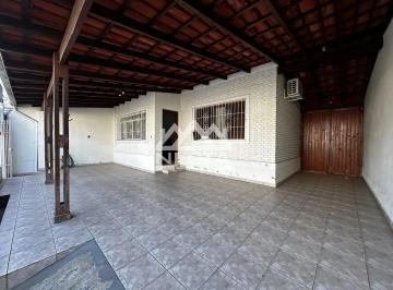 Casa · 196m² · 4 Quartos · 1 Vaga · Casa em Centro, Caraguatatuba/SP de 196m² 4 quartos à venda por R$ 750.000,00