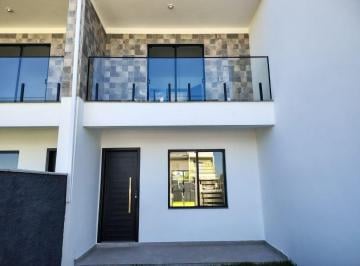 Casa · 92m² · 2 Quartos · 2 Vagas · Casa em São João do Rio Vermelho, Florianópolis/SC de 92m² 2 quartos à venda por R$ 619.000,00
