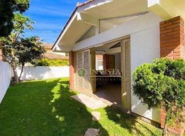 Casa · 300m² · 5 Quartos · 3 Vagas · Casa em Jurerê Internacional, Florianópolis/SC de 300m² 5 quartos à venda por R$ 3.500.000,00