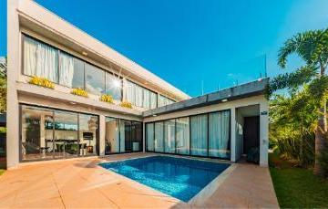 Terreno · 550m² · 3 Quartos · 4 Vagas · Terreno em Granja Viana, Cotia/SP de 550m² 3 quartos à venda por R$ 3.650.000,00