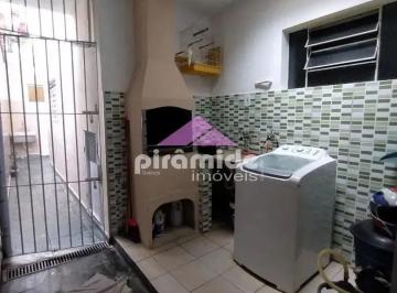 Casa · 196m² · 4 Quartos · 4 Vagas · Casa em Vila Antônio Augusto Luiz, Caçapava/SP de 196m² 4 quartos à venda por R$ 395.000,00