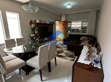 Casa · 240m² · 5 Quartos · 2 Vagas · Sobrado em Jardim das Indústrias, São José dos Campos/SP de 240m² 5 quartos à venda por R$ 1.100.000