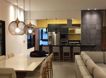 Casa · 230m² · 3 Quartos · 4 Vagas · Casa em Jardim Bela Vista, São José dos Campos/SP de 230m² 3 quartos à venda por R$ 2.200.000,00