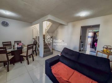 Casa · 68m² · 3 Quartos · 2 Vagas · Casa 3 Quartos à Venda no Jardins Mangueiral Reformada Nascente e com Área de Lazer Privativa Aceita