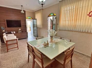 Casa · 262m² · 3 Quartos · 4 Vagas · Casa em Caiçaras, Belo Horizonte/MG de 262m² 3 quartos à venda por R$ 1.100.000,00