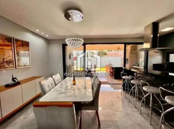 Casa · 250m² · 3 Quartos · 3 Vagas · Sobrado em Vila Santos, Caçapava/SP de 250m² 3 quartos à venda por R$ 1.885.000,00