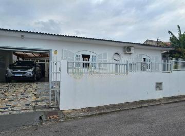 Casa · 200m² · 4 Quartos · 3 Vagas · Casa em Capoeiras, Florianópolis/SC de 200m² 4 quartos à venda por R$ 980.000,00