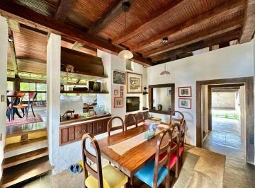 Casa · 304m² · 3 Quartos · 6 Vagas · Casa em Chácara de La Rocca, Carapicuíba/SP de 304m² 3 quartos à venda por R$ 1.750.000,00