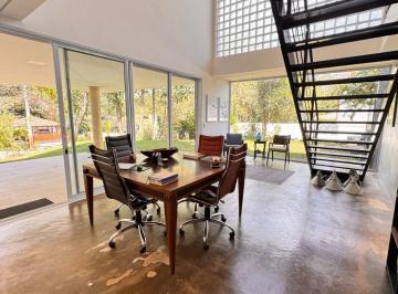 Casa · 300m² · 2 Quartos · 4 Vagas · Casa em Altos de São Fernando, Jandira/SP de 300m² 2 quartos à venda por R$ 1.450.000,00 ou para loc