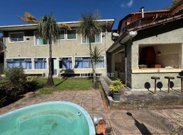 Casa · 227m² · 5 Quartos · 4 Vagas · Casa em Parque do Ingá, Teresópolis/RJ de 227m² 5 quartos à venda por R$ 1.100.000,00
