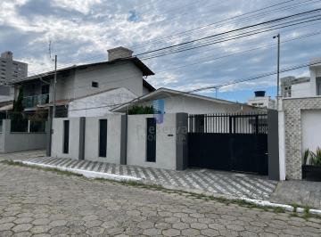 Casa · 108m² · 3 Quartos · 1 Vaga · Casa em Centro, Itajaí/SC de 108m² 3 quartos à venda por R$ 1.300.000,00