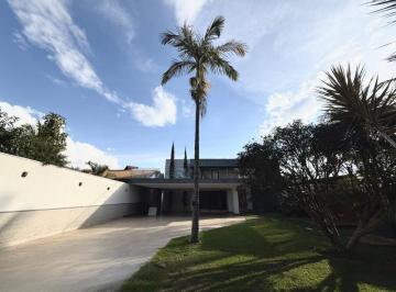 Casa de 3 quartos, Brasília · Casa de alto padrão em Arniqueiras