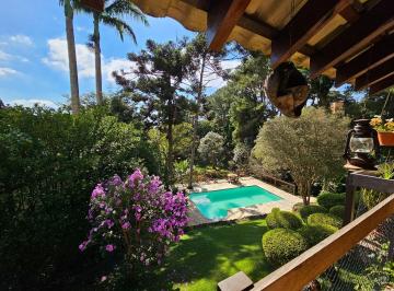 Casa · 327m² · 5 Quartos · 6 Vagas · Casa em Chácara dos Junqueiras, Carapicuíba/SP de 327m² 5 quartos à venda por R$ 1.600.000,00