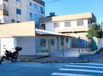 Casa · 250m² · 6 Quartos · 5 Vagas · Sobrado em São Vicente, Itajaí/SC de 250m² 6 quartos à venda por R$ 1.250.000,00