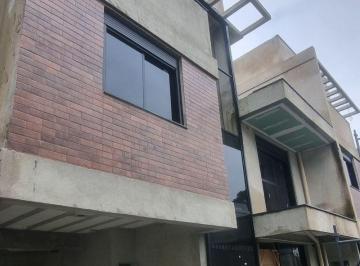 Casa de 3 quartos, Curitiba · RESIDENCIA TRIPLEX 03 SUÍTES NO JARDIM SOCIAL COM ESCADA PANORÂMICA ROOFTOP PRIVATIVO ESPAÇO GOURMET
